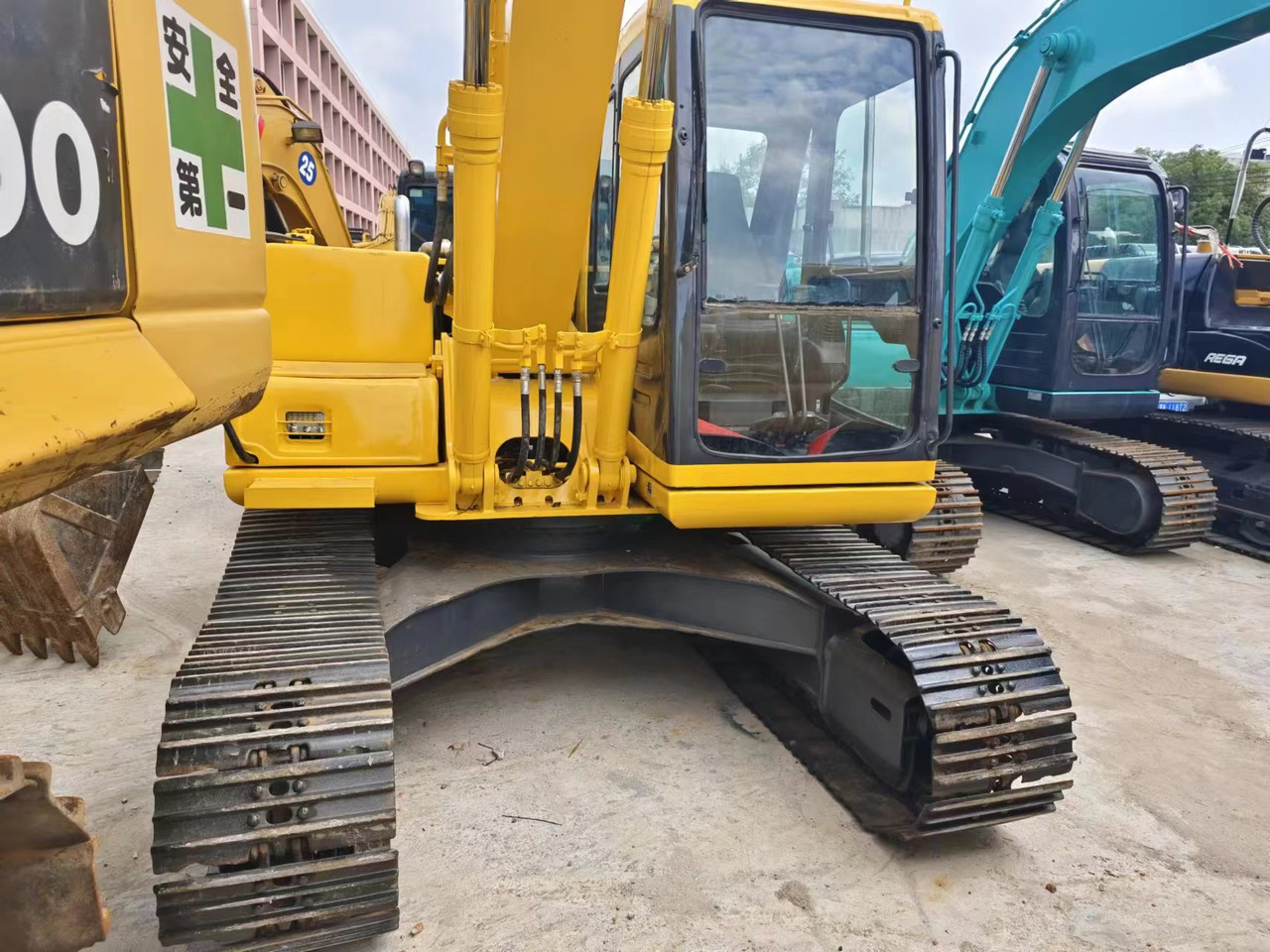 KOMATSU PC120-6 - Excavator pe şenile: Foto 4 KOMATSU PC120-6 - Excavator pe şenile: Foto 4
