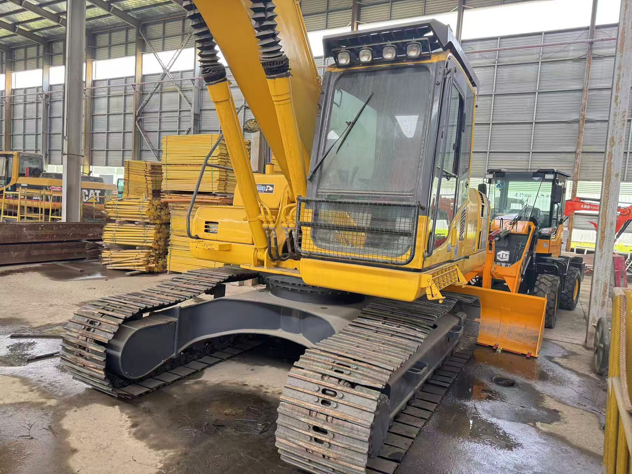 KOMATSU PC200-8 - Excavator pe şenile: Foto 3 KOMATSU PC200-8 - Excavator pe şenile: Foto 3