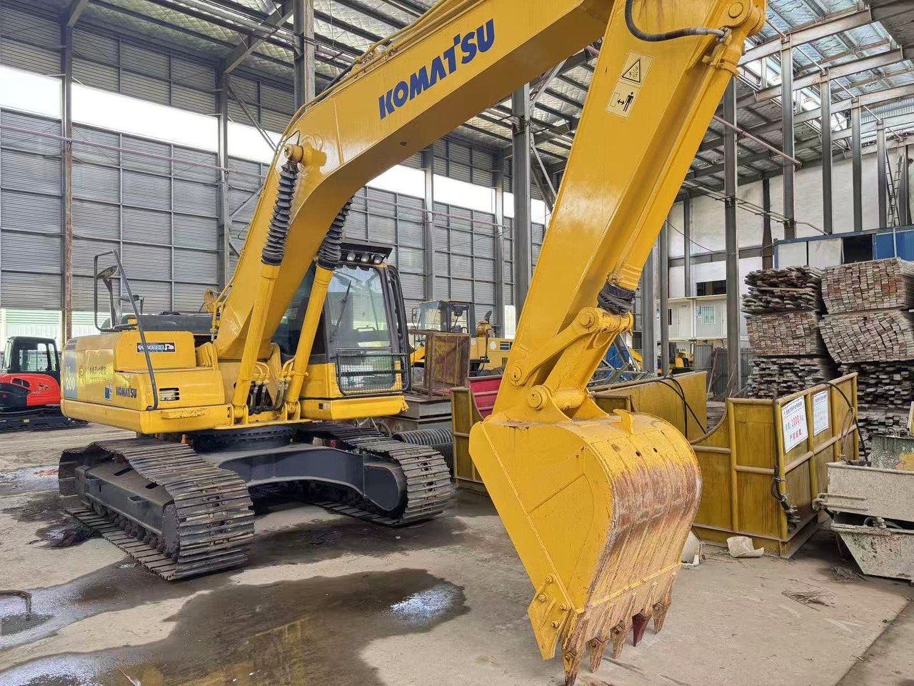 KOMATSU PC200-8 - Excavator pe şenile: Foto 1 KOMATSU PC200-8 - Excavator pe şenile: Foto 1