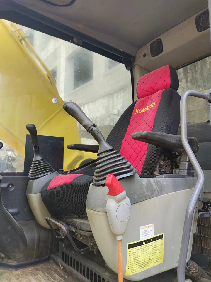 KOMATSU PC200-8 PC200-7 PC220-7 - Excavator pe şenile: Foto 3 KOMATSU PC200-8 PC200-7 PC220-7 - Excavator pe şenile: Foto 3