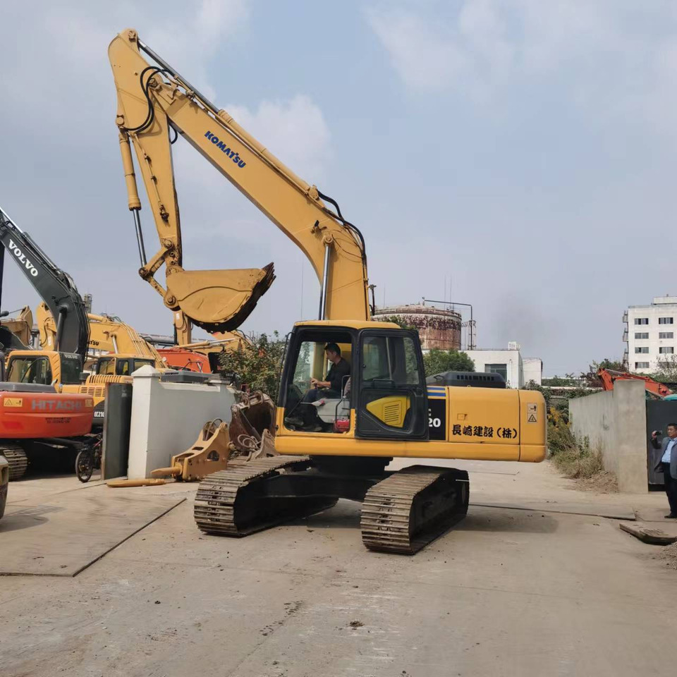 KOMATSU PC220-7 PC200-7 - Excavator pe şenile: Foto 1 KOMATSU PC220-7 PC200-7 - Excavator pe şenile: Foto 1