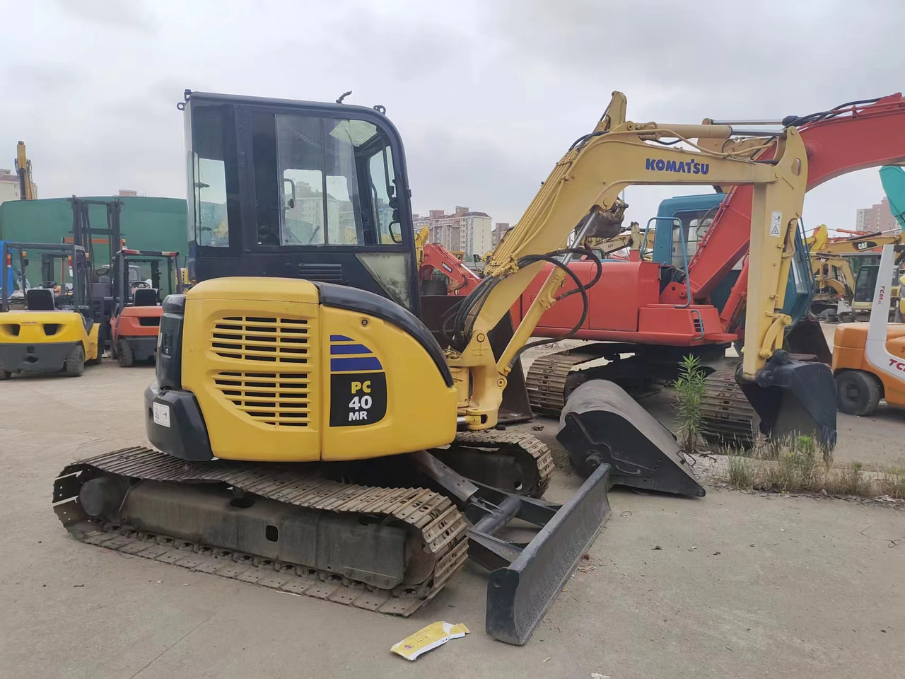 KOMATSU PC40MR - Mini excavator: Foto 1 KOMATSU PC40MR - Mini excavator: Foto 1