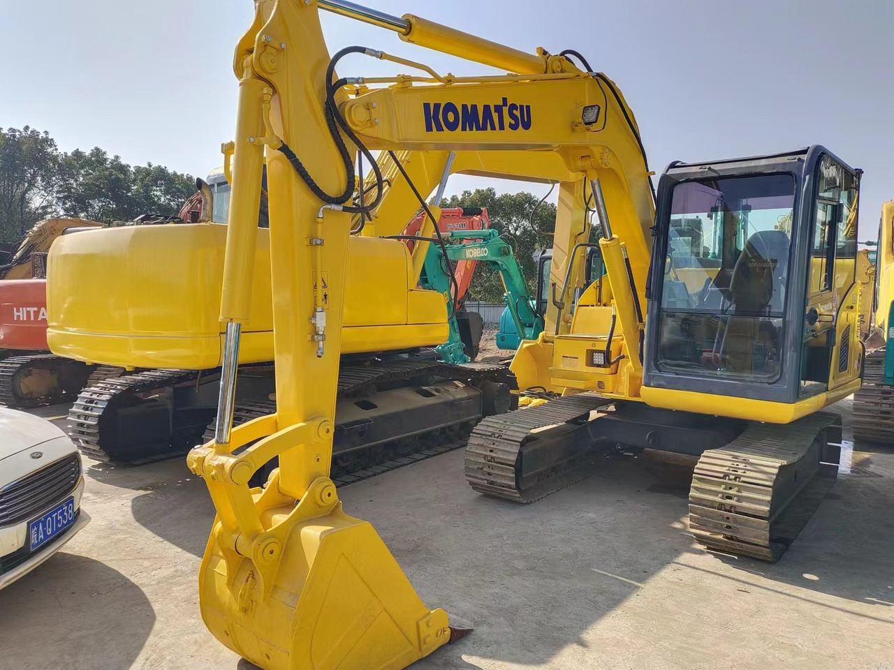 KOMATSU PC60-8 - Mini excavator: Foto 1 KOMATSU PC60-8 - Mini excavator: Foto 1