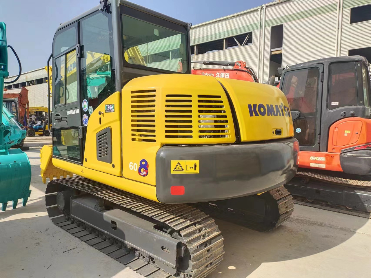 KOMATSU PC60-8 - Mini excavator: Foto 1 KOMATSU PC60-8 - Mini excavator: Foto 1