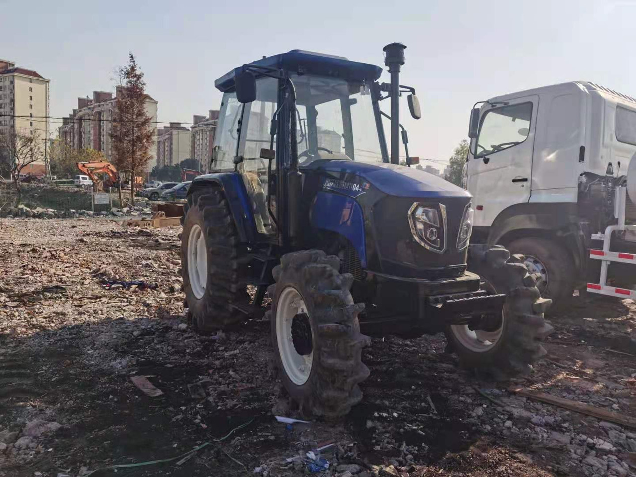 LOVOL M1104 - Tractor agricol: Foto 3 LOVOL M1104 - Tractor agricol: Foto 3