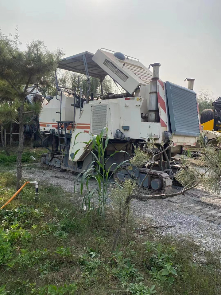 WIRTGEN 1900 - Utilaje pentru frezare: Foto 4 WIRTGEN 1900 - Utilaje pentru frezare: Foto 4