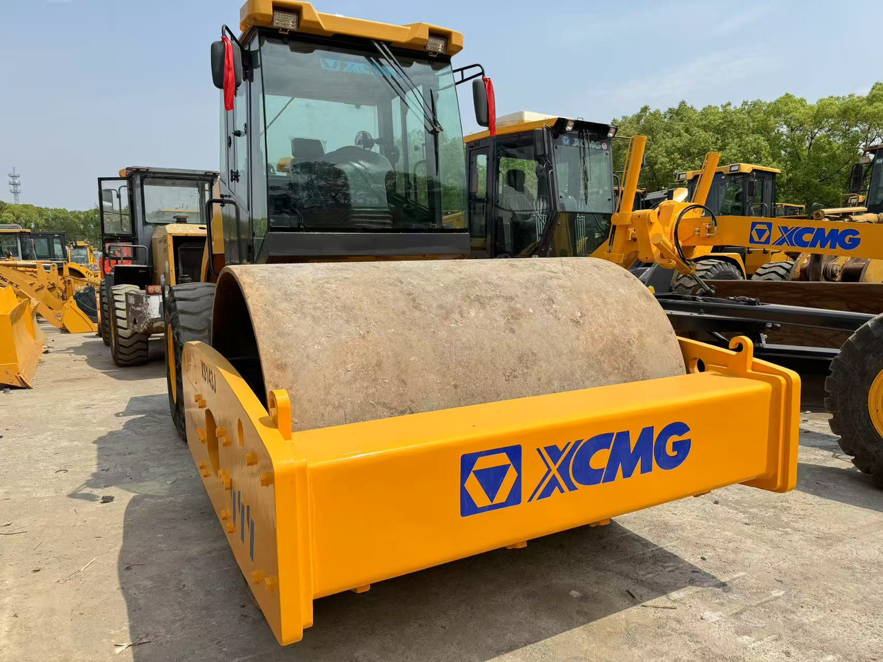XCMG XS143J - Cilindru compactor pentru asfalt: Foto 2 XCMG XS143J - Cilindru compactor pentru asfalt: Foto 2