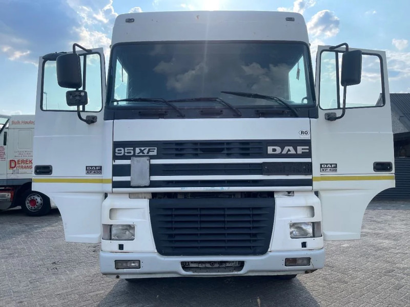 DAF XF 95.430 Tractor unit - Cap tractor: Foto 2 DAF XF 95.430 Tractor unit - Cap tractor: Foto 2
