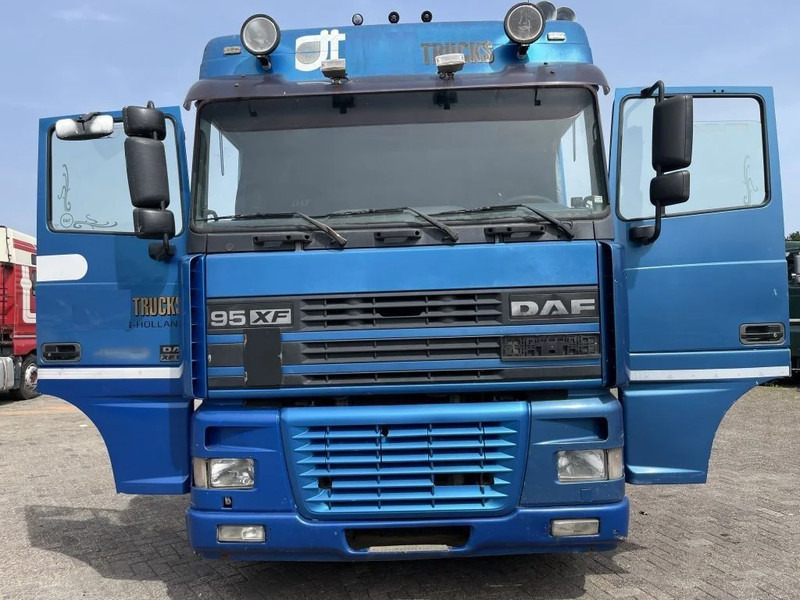 DAF XF 95.530 Tractor unit - Cap tractor: Foto 2 DAF XF 95.530 Tractor unit - Cap tractor: Foto 2