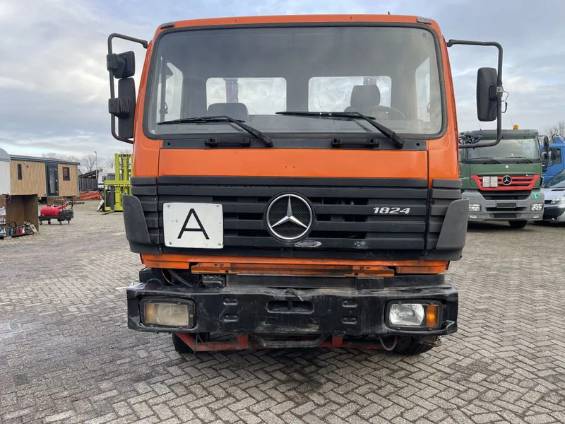 Camion container de gunoi Mercedes-Benz SK 1824 Full steel: Foto 12 Camion container de gunoi Mercedes-Benz SK 1824 Full steel: Foto 12