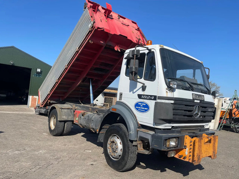 Mercedes-Benz SK 1824 TIPPER 4x4 - Camion basculantă: Foto 1 Mercedes-Benz SK 1824 TIPPER 4x4 - Camion basculantă: Foto 1