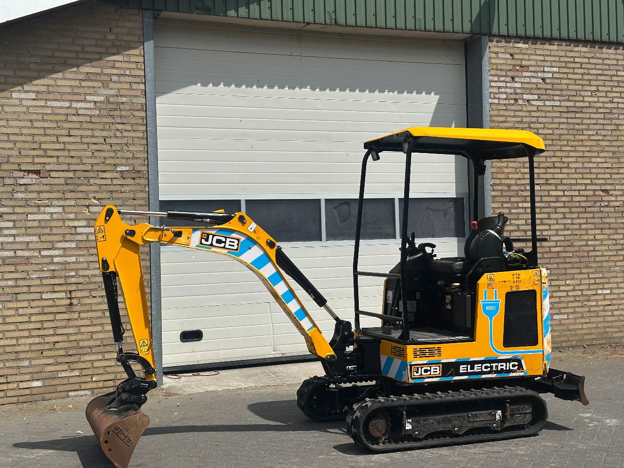 JCB 19c-1 E 100 elektrisch - Mini excavator: Foto 1 JCB 19c-1 E 100 elektrisch - Mini excavator: Foto 1