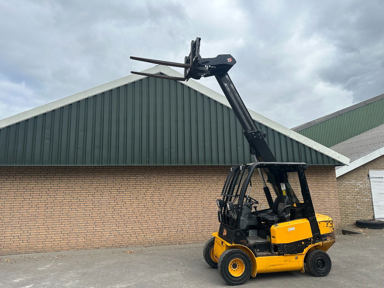 JCB TLT 2.5D TLT 2,5D - Motostivuitor: Foto 1 JCB TLT 2.5D TLT 2,5D - Motostivuitor: Foto 1