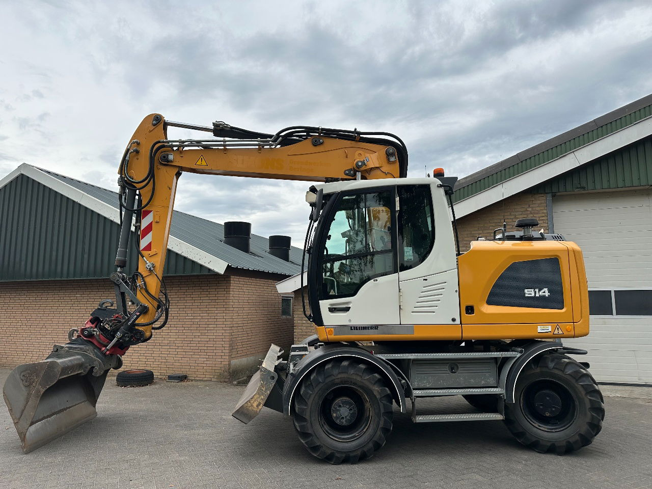 Liebherr A914 - Excavator pe roţi: Foto 2 Liebherr A914 - Excavator pe roţi: Foto 2