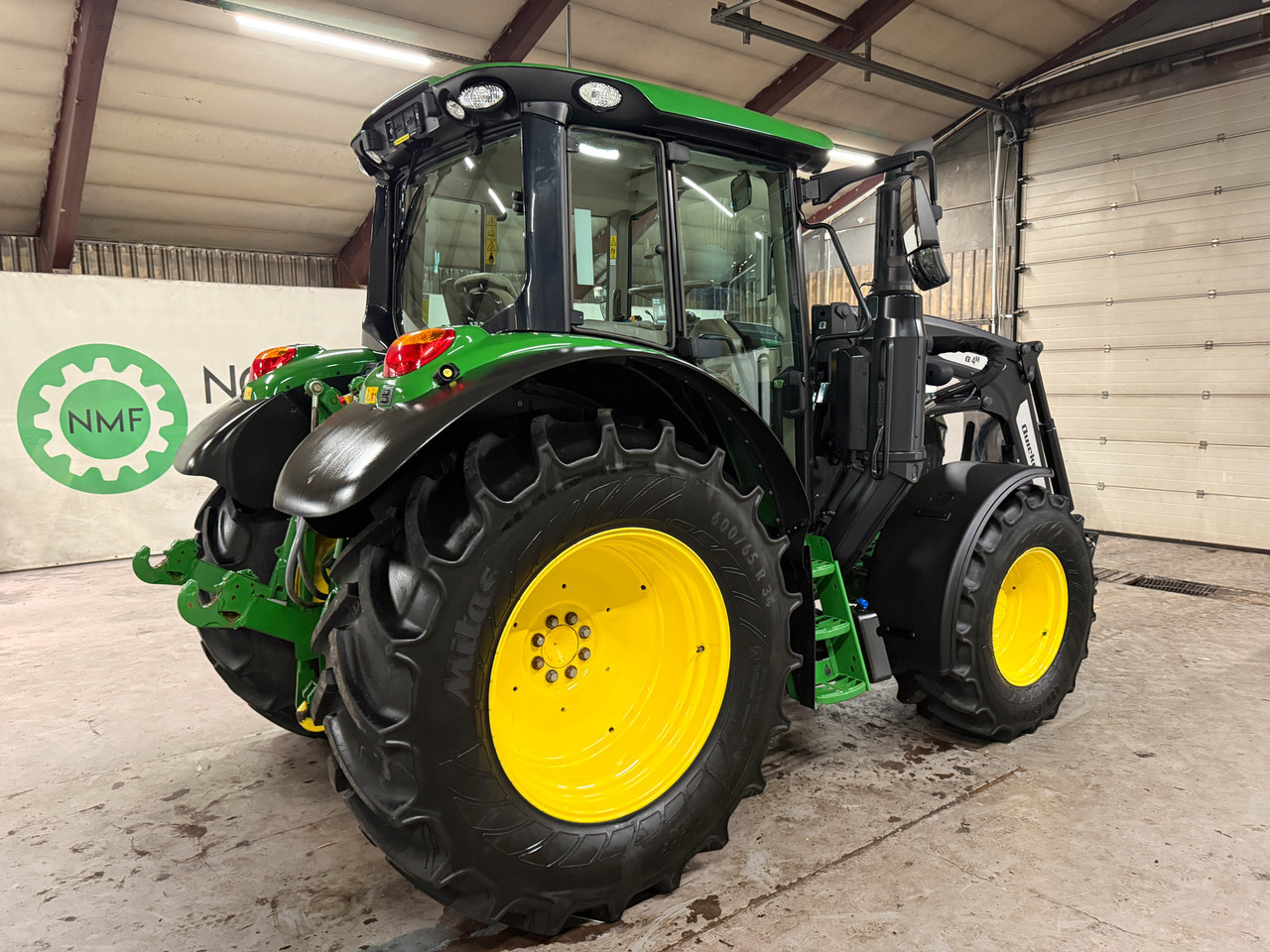 John Deere 6100M - Tractor agricol: Foto 5 John Deere 6100M - Tractor agricol: Foto 5
