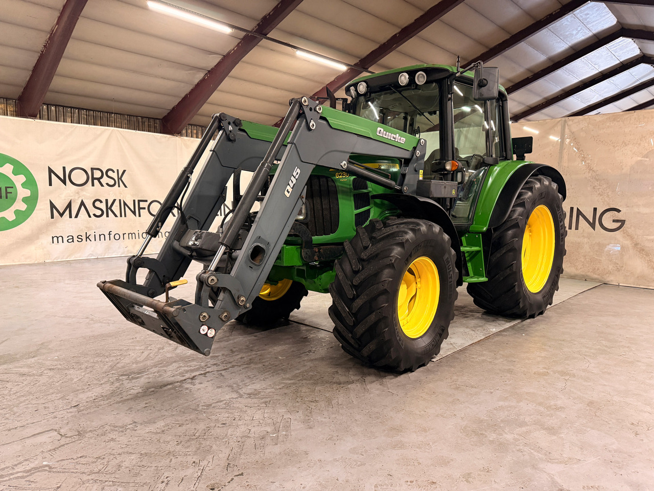 John Deere 6230 Premium - Tractor agricol: Foto 1 John Deere 6230 Premium - Tractor agricol: Foto 1