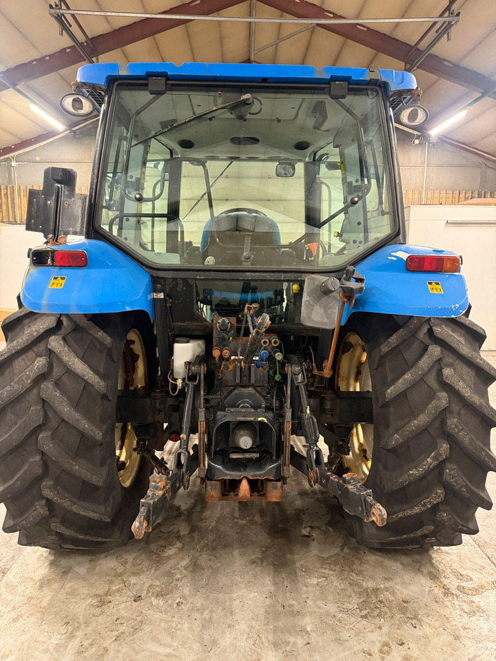 New Holland T5060 - Tractor agricol: Foto 4 New Holland T5060 - Tractor agricol: Foto 4