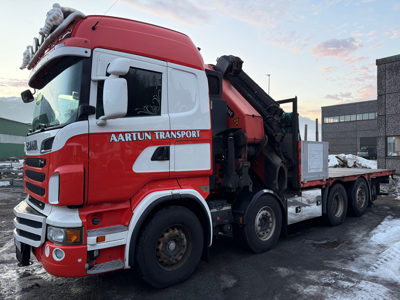 Scania R560 - Camion cu macara, Camion platformă: Foto 2 Scania R560 - Camion cu macara, Camion platformă: Foto 2