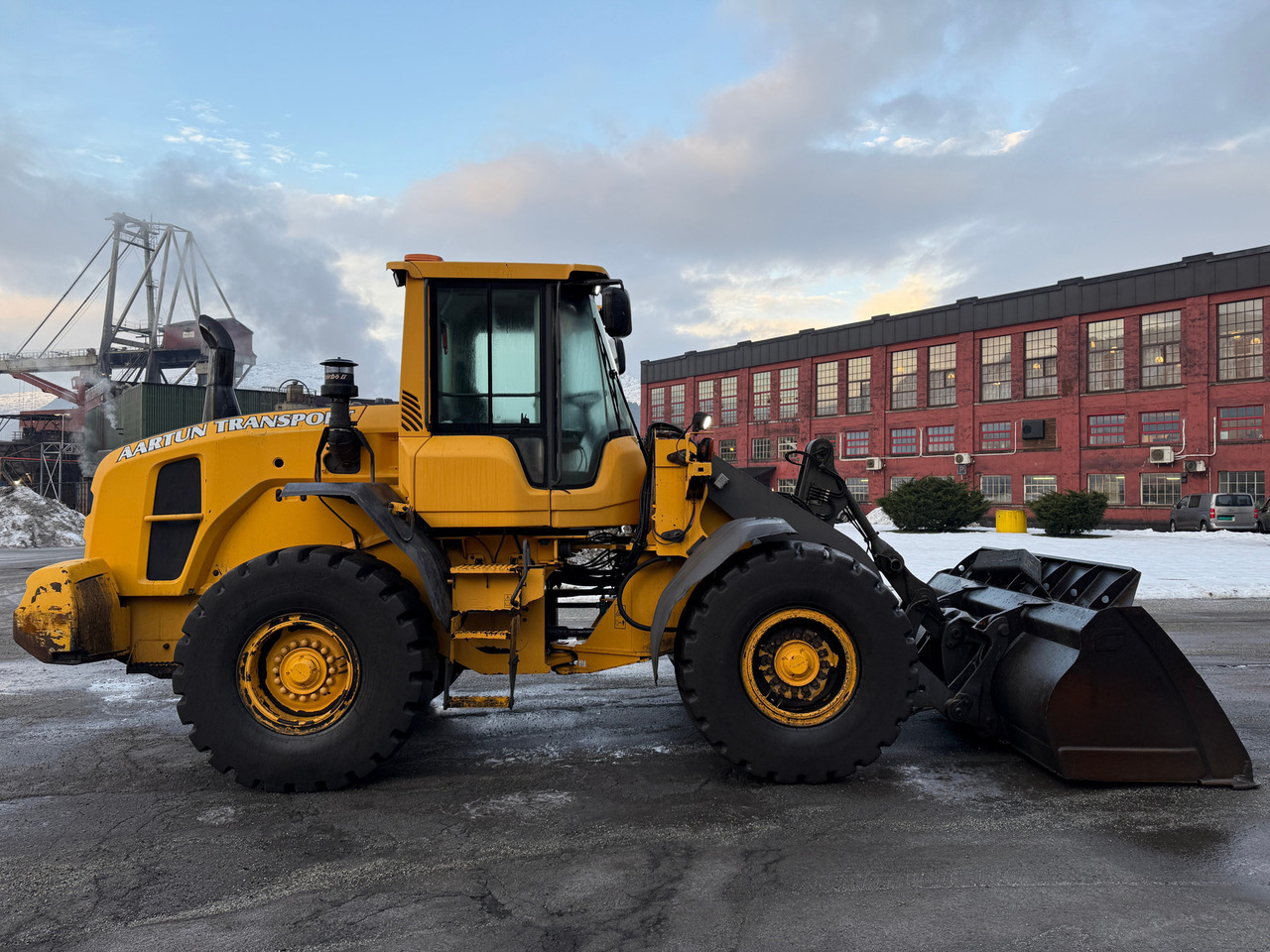 Încărcător frontal pe pneuri Volvo L70G: Foto 6
