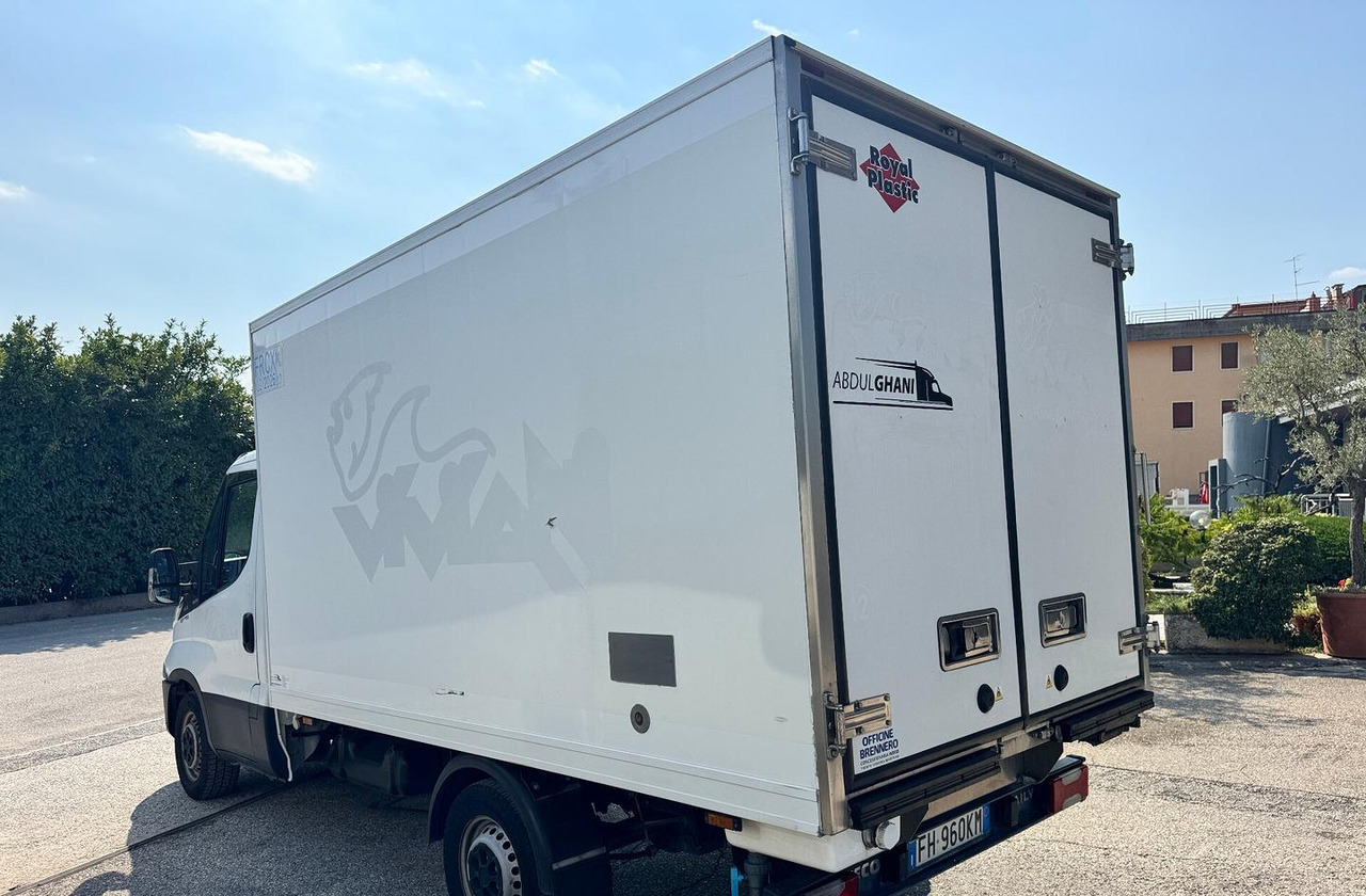 IVECO DAILY 35S15 - FRIGO FRC - PATENTE B - Autoutilitară frigorifica: Foto 4 IVECO DAILY 35S15 - FRIGO FRC - PATENTE B - Autoutilitară frigorifica: Foto 4