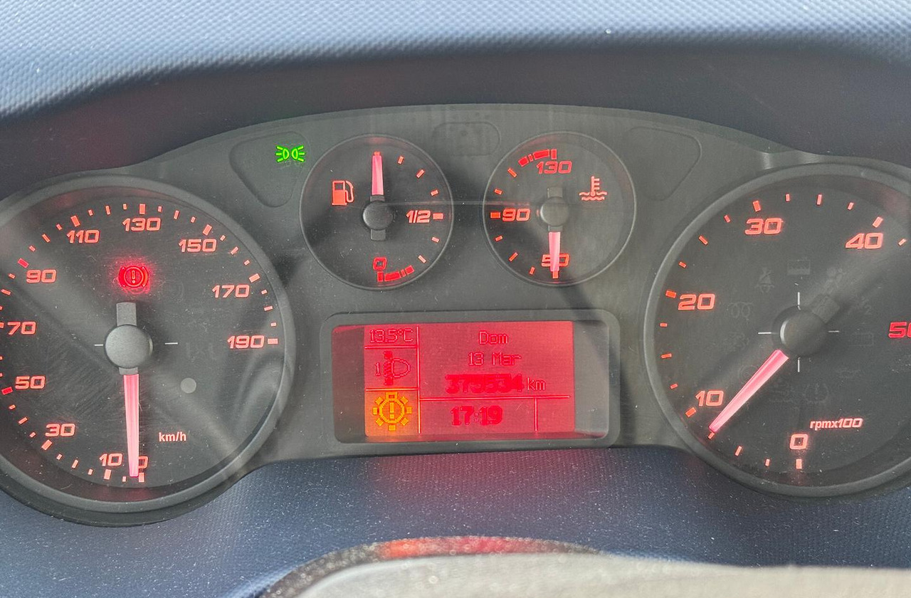 IVECO DAILY 35S16 - FRIGO - 2019 - Autoutilitară frigorifica: Foto 5 IVECO DAILY 35S16 - FRIGO - 2019 - Autoutilitară frigorifica: Foto 5