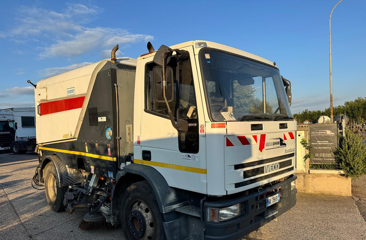 Iveco EuroCargo 150E18 spazzatrice - Măturătoare stradală: Foto 2 Iveco EuroCargo 150E18 spazzatrice - Măturătoare stradală: Foto 2