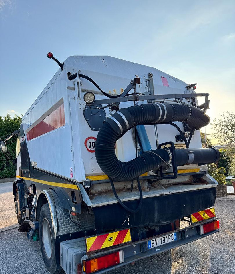 Iveco EuroCargo 150E18 spazzatrice - Măturătoare stradală: Foto 4 Iveco EuroCargo 150E18 spazzatrice - Măturătoare stradală: Foto 4