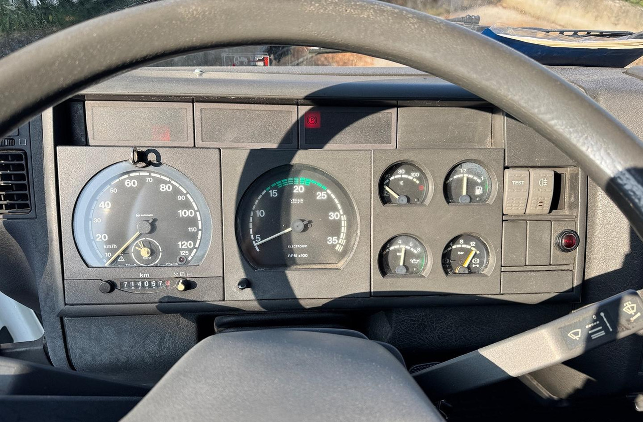 Iveco Eurocargo 150E23 con Gru HIAB - Camion platformă, Camion cu macara: Foto 4 Iveco Eurocargo 150E23 con Gru HIAB - Camion platformă, Camion cu macara: Foto 4