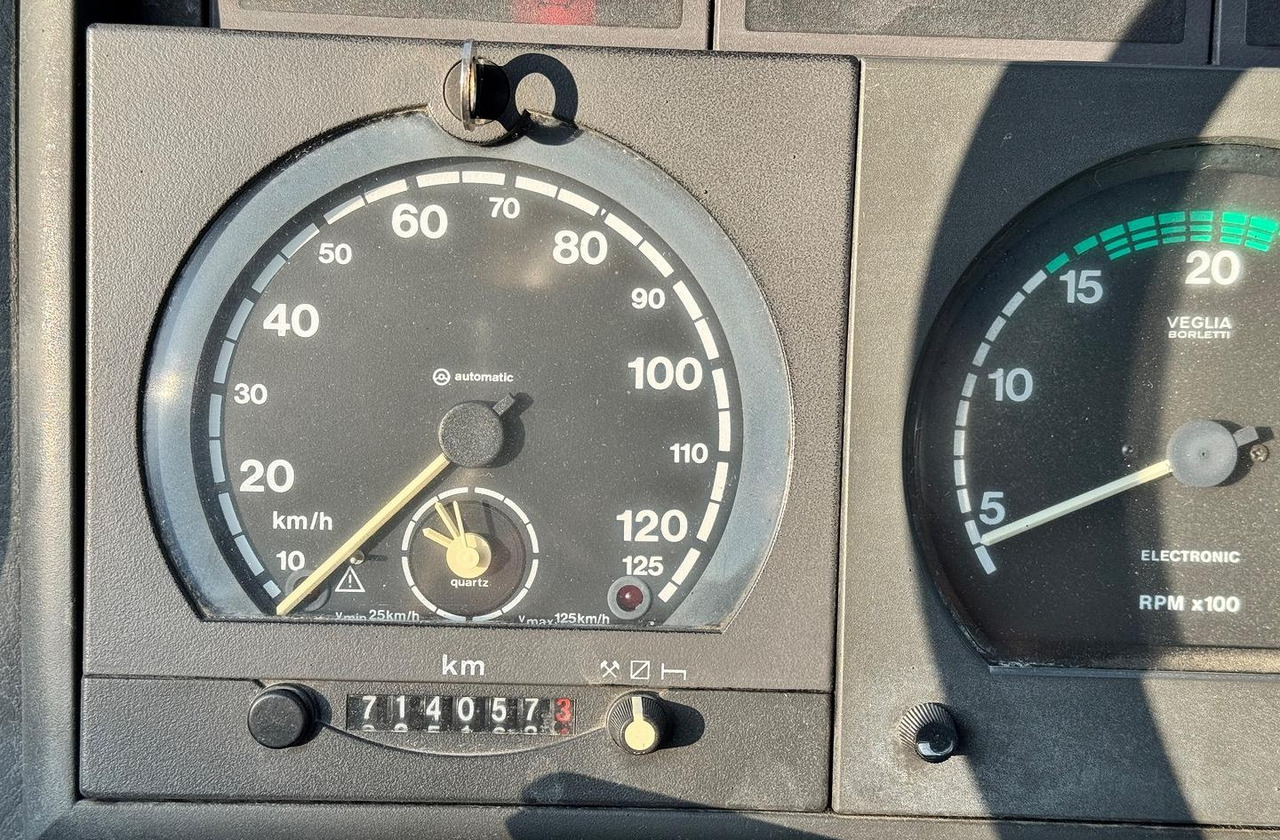 Iveco Eurocargo 150E23 con Gru HIAB - Camion platformă, Camion cu macara: Foto 3 Iveco Eurocargo 150E23 con Gru HIAB - Camion platformă, Camion cu macara: Foto 3