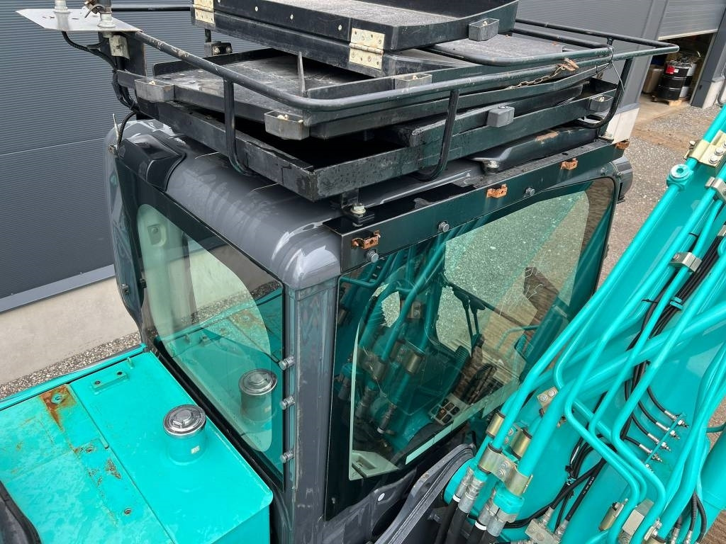 Excavator pe şenile Kobelco SK 210 LC-10: Foto 25