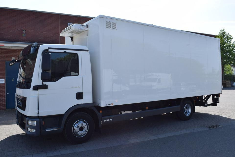 MAN TGL 8.180 Koffer 6,20mLBW 1000KG Klima - Camion furgon: Foto 3 MAN TGL 8.180 Koffer 6,20mLBW 1000KG Klima - Camion furgon: Foto 3