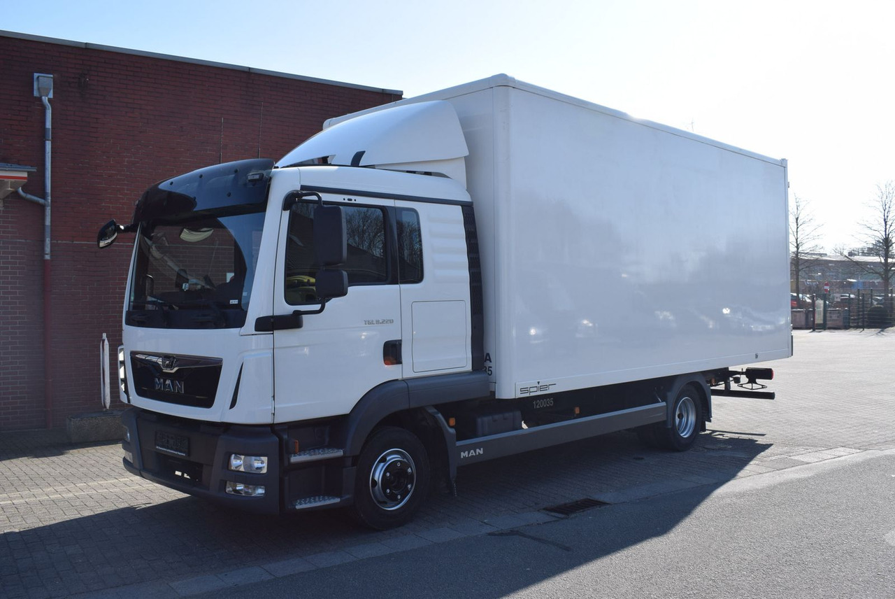 MAN TGL 8.220 Möbelkoffer 3-Sitzer Bett AHK Klima - Autoutilitară box: Foto 1 MAN TGL 8.220 Möbelkoffer 3-Sitzer Bett AHK Klima - Autoutilitară box: Foto 1