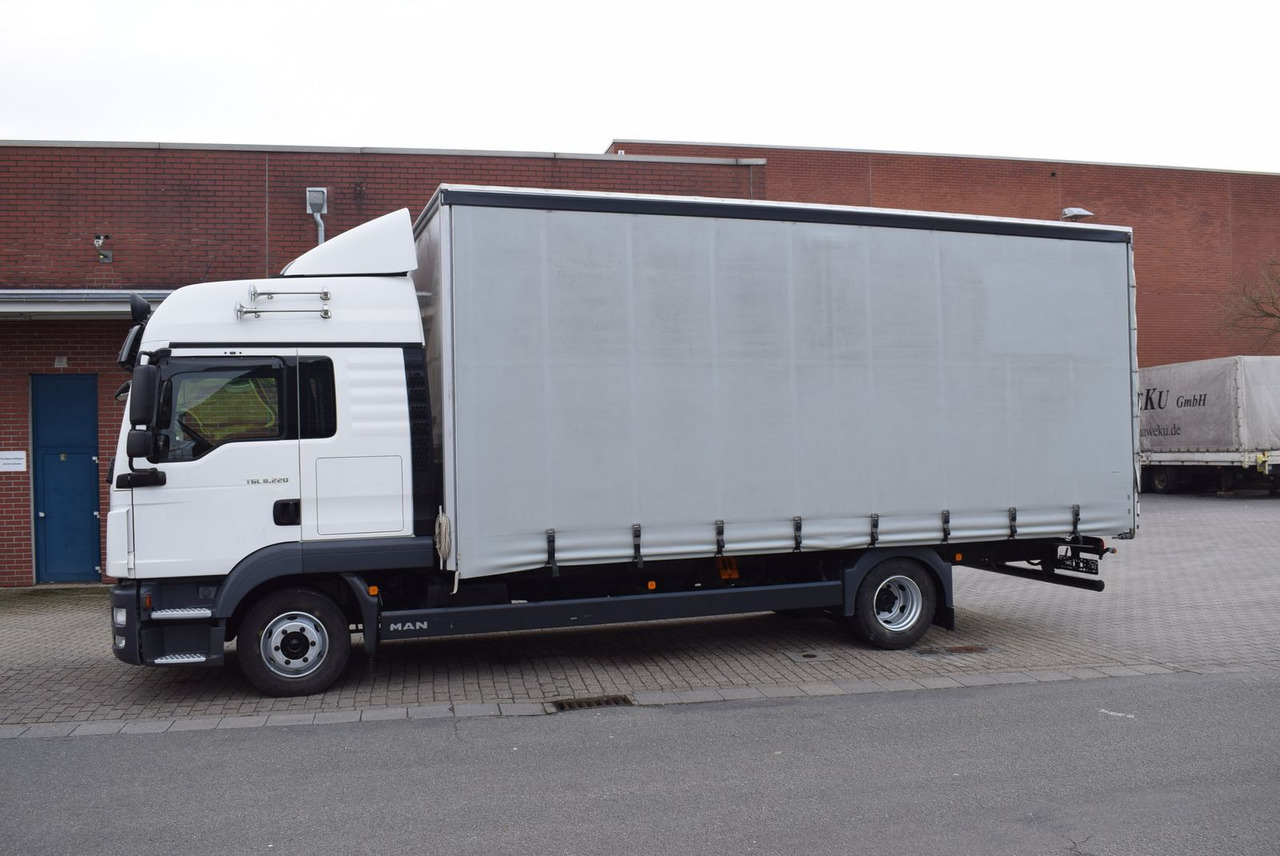 MAN TGL 8.220 Schiebeplane 2xSchlafplatz Standheiz. - Camion cu prelată: Foto 2 MAN TGL 8.220 Schiebeplane 2xSchlafplatz Standheiz. - Camion cu prelată: Foto 2
