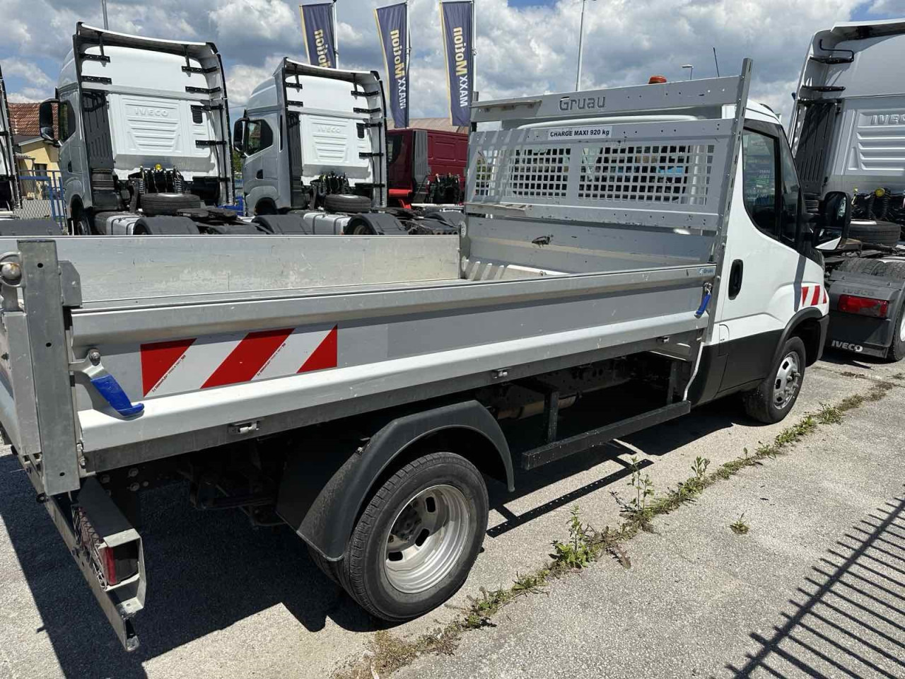 Autoutilitară basculantă IVECO Daily 35C14: Foto 11 Autoutilitară basculantă IVECO Daily 35C14: Foto 11