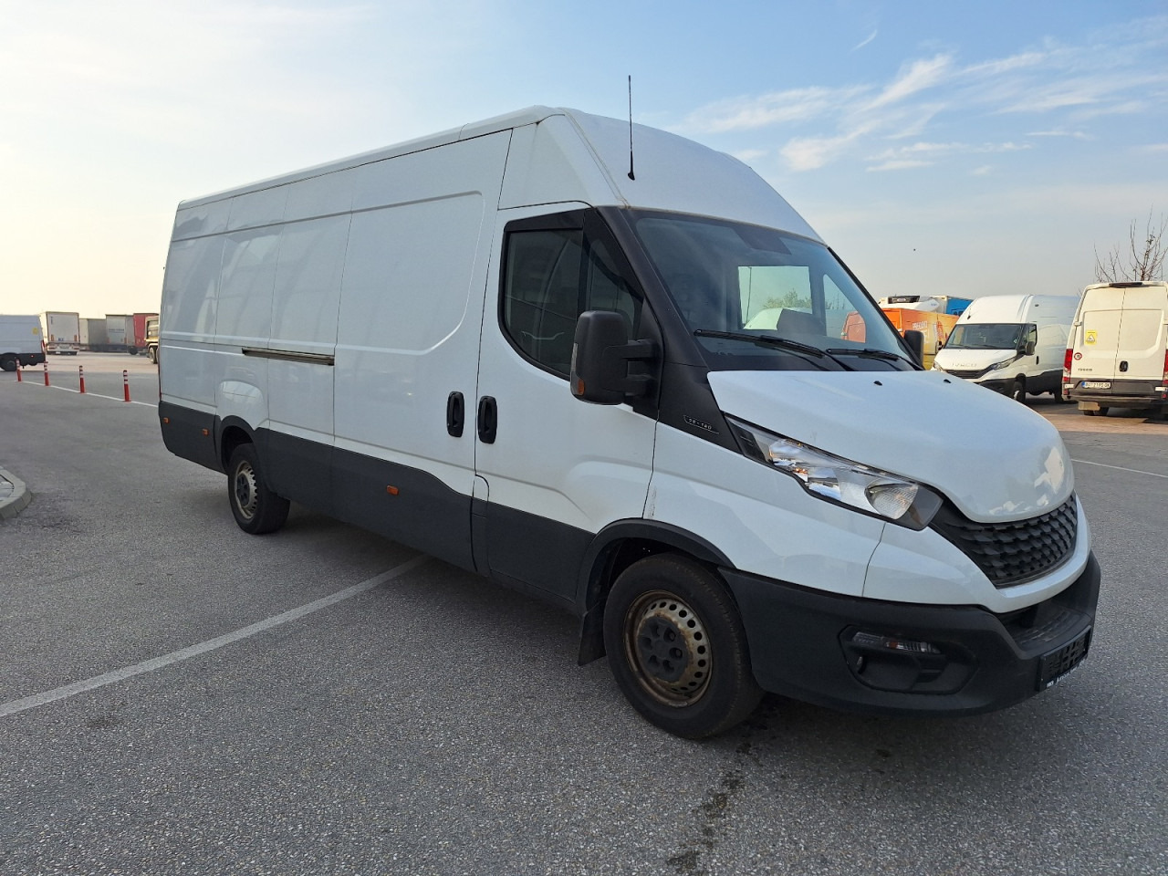 Dubă IVECO Daily 35S14 16m3: Foto 9