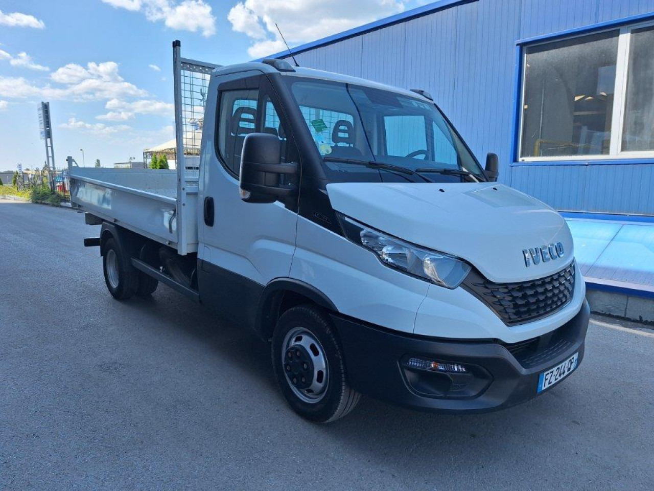 IVECO Daily 35C14 tipper - Autoutilitară basculantă: Foto 3 IVECO Daily 35C14 tipper - Autoutilitară basculantă: Foto 3