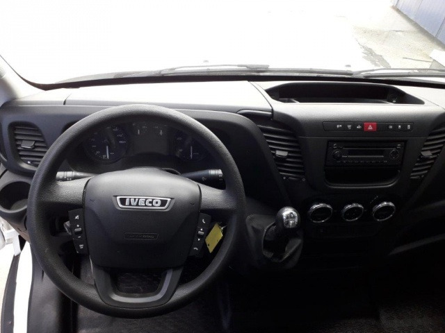 IVECO Daily 35C14 tipper - Autoutilitară basculantă: Foto 3 IVECO Daily 35C14 tipper - Autoutilitară basculantă: Foto 3