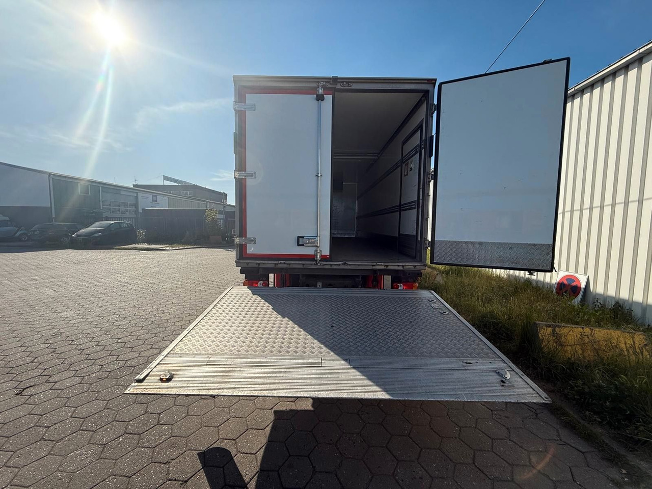 Volvo FL 42 R 240 +Thermoking T-880R+Kamera - Camion frigider: Foto 4 Volvo FL 42 R 240 +Thermoking T-880R+Kamera - Camion frigider: Foto 4