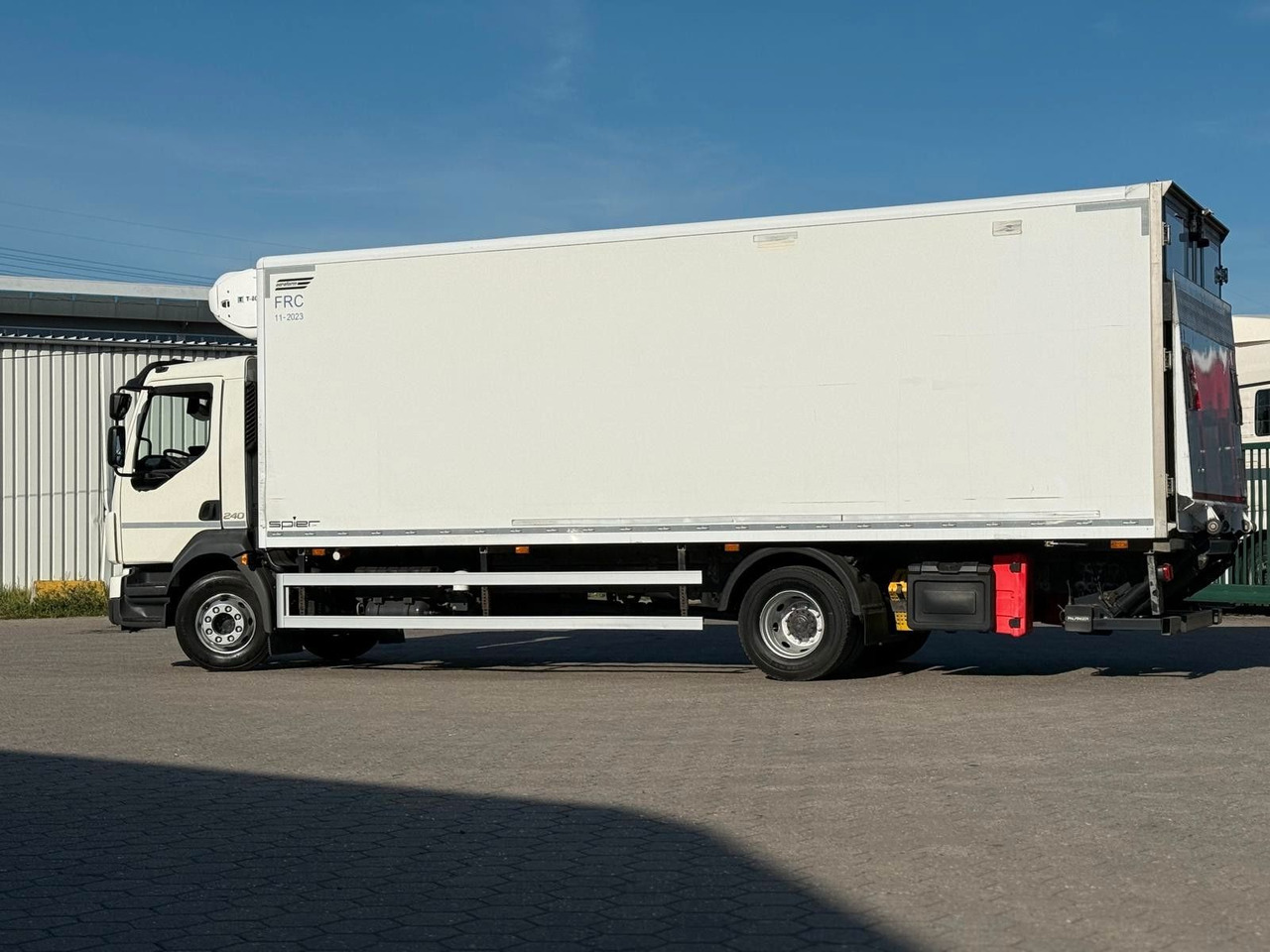 Volvo FL 42 R 240 +Thermoking T-880R+Kamera - Camion frigider: Foto 5 Volvo FL 42 R 240 +Thermoking T-880R+Kamera - Camion frigider: Foto 5