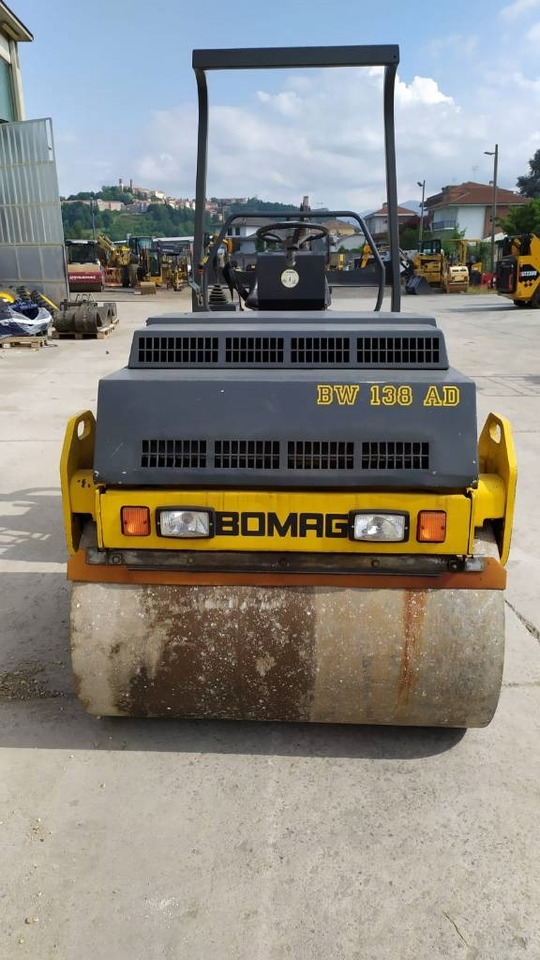 Bomag BW 138 AD - Cilindru compactor pentru asfalt: Foto 3 Bomag BW 138 AD - Cilindru compactor pentru asfalt: Foto 3