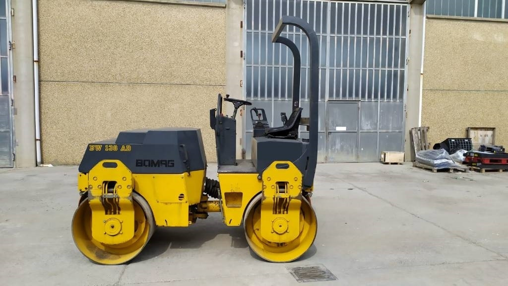 Bomag BW 138 AD - Cilindru compactor pentru asfalt: Foto 2 Bomag BW 138 AD - Cilindru compactor pentru asfalt: Foto 2