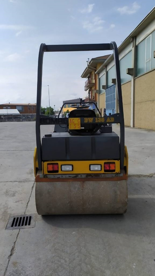 Bomag BW 138 AD - Cilindru compactor pentru asfalt: Foto 5 Bomag BW 138 AD - Cilindru compactor pentru asfalt: Foto 5