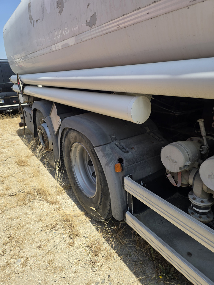 MAN TGA 26-320 - Camion cisternă: Foto 4 MAN TGA 26-320 - Camion cisternă: Foto 4