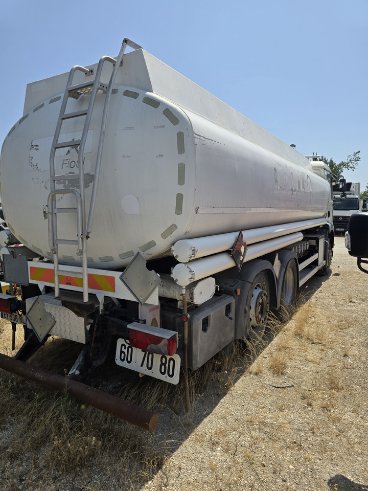 MAN TGA 26-320 - Camion cisternă: Foto 5 MAN TGA 26-320 - Camion cisternă: Foto 5