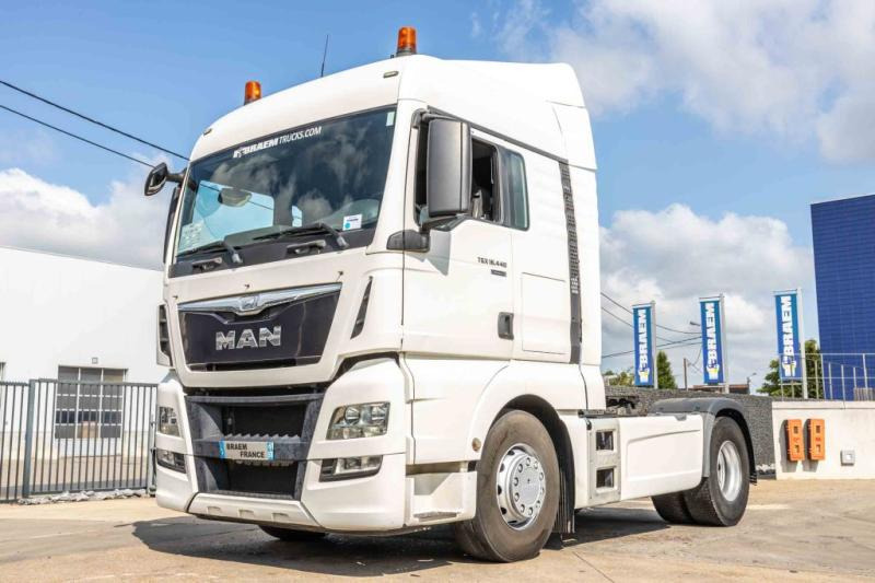MAN TGX 18.440 XLX+INTARDER - Cap tractor: Foto 1 MAN TGX 18.440 XLX+INTARDER - Cap tractor: Foto 1