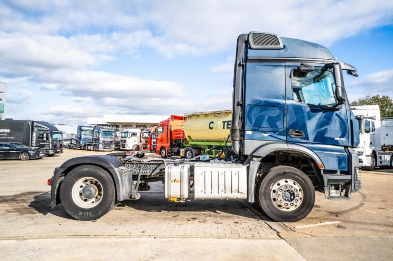 Mercedes AROCS 1843 LS ( NO ACTROS)+BIG AXLE +HYDR. - Cap tractor: Foto 3 Mercedes AROCS 1843 LS ( NO ACTROS)+BIG AXLE +HYDR. - Cap tractor: Foto 3