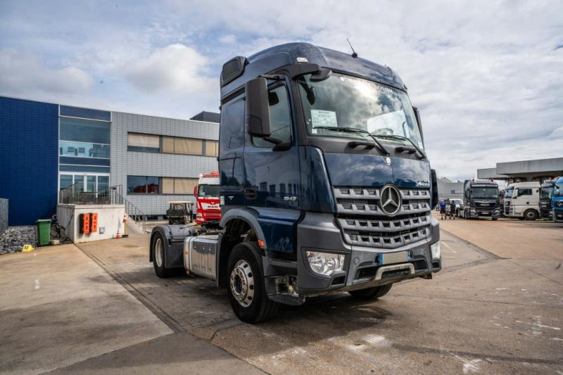 Mercedes AROCS 1843 LS ( NO ACTROS)+BIG AXLE+HYDR. - Cap tractor: Foto 2 Mercedes AROCS 1843 LS ( NO ACTROS)+BIG AXLE+HYDR. - Cap tractor: Foto 2