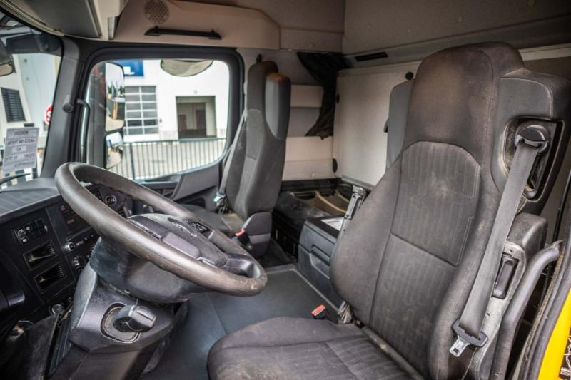Interior photo 1: Cap tractor Mercedes AROCS 1848 TP+BIG AXLES+VOITH+HYDR. ( no Actros)