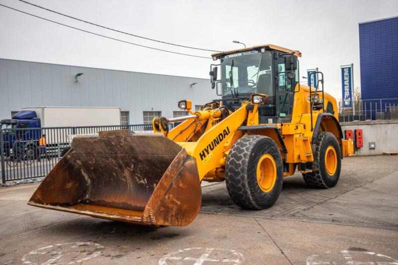 Hyundai HL955XT - Încărcător frontal pe pneuri: Foto 1 Hyundai HL955XT - Încărcător frontal pe pneuri: Foto 1