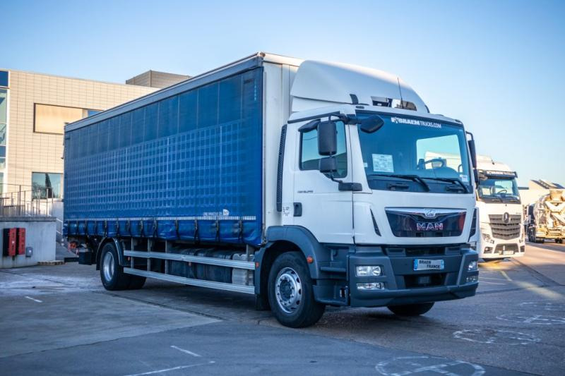 MAN TGM 18.340 BL+DHOLLANDIA - Camion cu prelată: Foto 2 MAN TGM 18.340 BL+DHOLLANDIA - Camion cu prelată: Foto 2